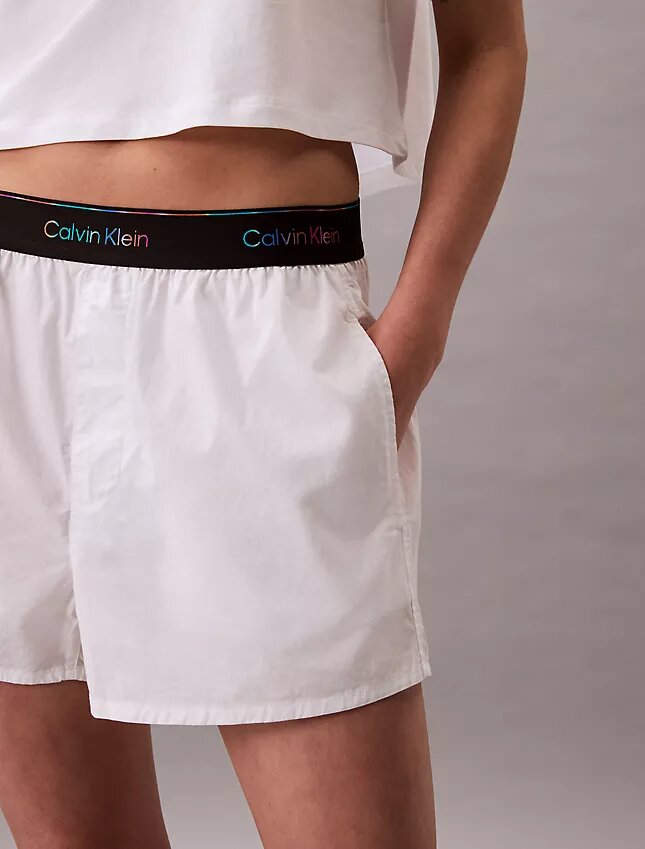 Pantaloni scurți de dormit din poplin cu logo Pride Pantaloni scurți de dormit din poplin cu logo Pride