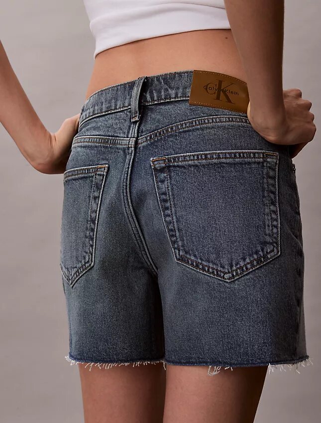 Pantaloni scurți din denim cu talie înaltă Pantaloni scurți din denim cu talie înaltă