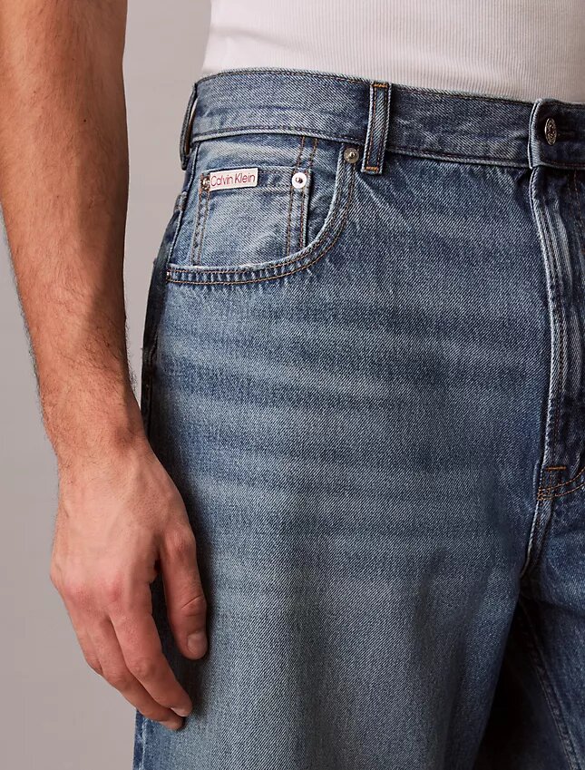 Pantaloni scurți din denim în stilul anilor ’90 Pantaloni scurți din denim în stilul anilor ’90
