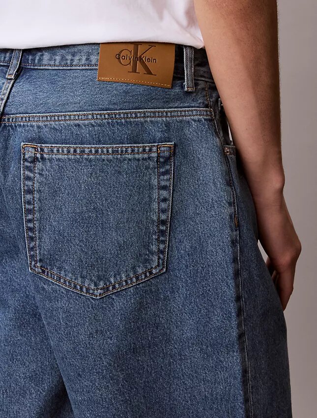 Pantaloni scurți din denim în stilul anilor ’90 Pantaloni scurți din denim în stilul anilor ’90