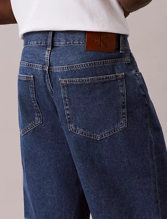 Pantaloni scurți din denim în stilul anilor ’90 Pantaloni scurți din denim în stilul anilor ’90