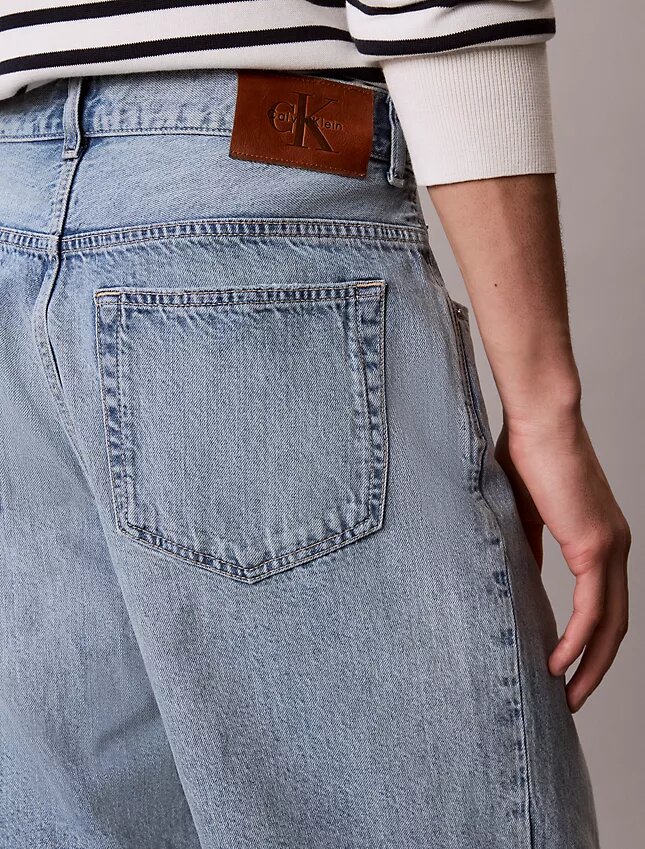 Pantaloni scurți din denim în stilul anilor ’90 Pantaloni scurți din denim în stilul anilor ’90