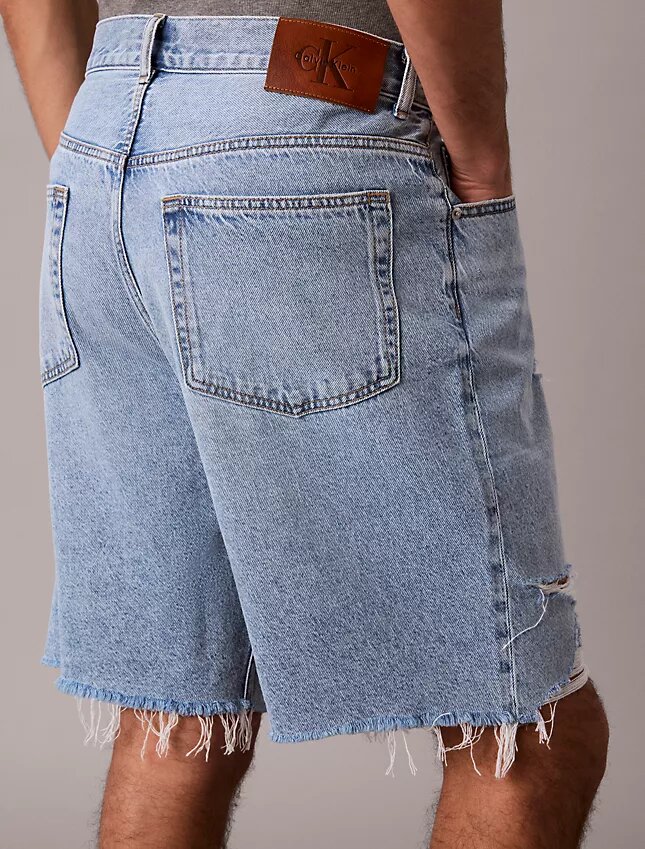 Pantaloni scurți din denim în stilul anilor ’90 Pantaloni scurți din denim în stilul anilor ’90