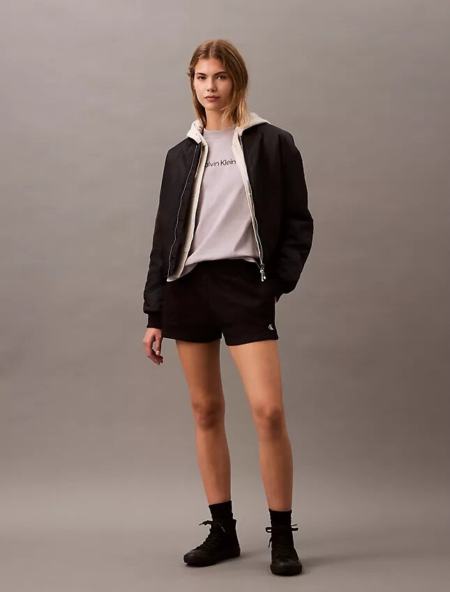 Pantaloni scurți din fleece cu logo de arhivă Pantaloni scurți din fleece cu logo de arhivă