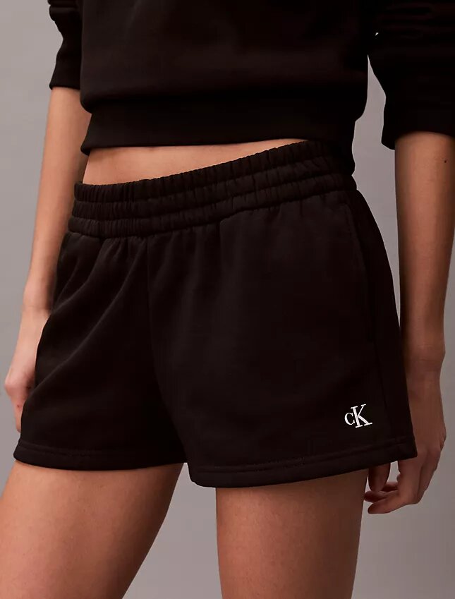 Pantaloni scurți din fleece cu logo de arhivă Pantaloni scurți din fleece cu logo de arhivă
