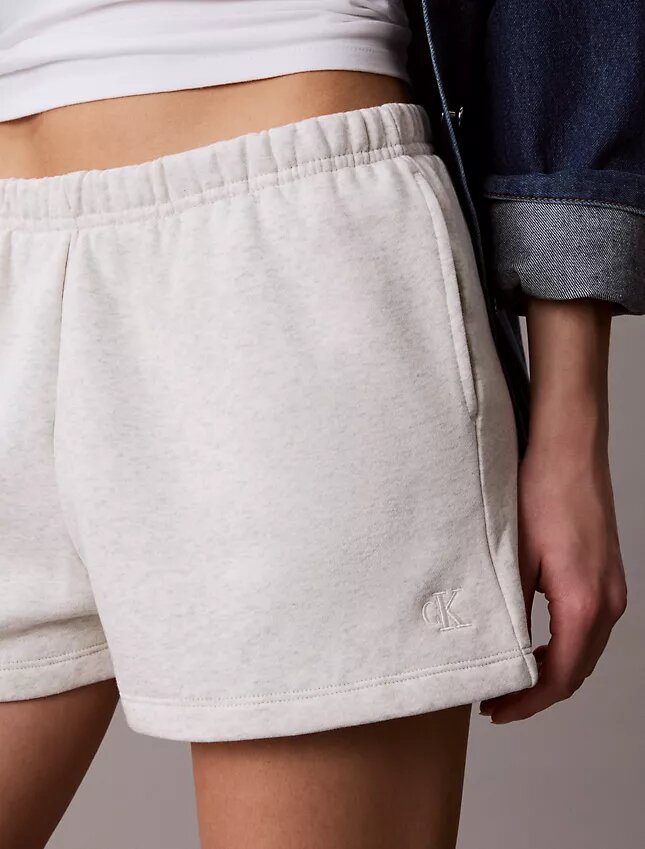 Pantaloni scurți din fleece cu logo de arhivă Pantaloni scurți din fleece cu logo de arhivă