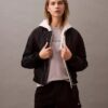 Pantaloni scurți din fleece cu logo de arhivă Pantaloni scurți din fleece cu logo de arhivă