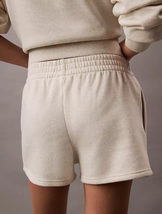 Pantaloni scurți din fleece cu logo de arhivă Pantaloni scurți din fleece cu logo de arhivă