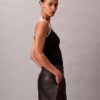 Pantaloni scurți din imitație de piele Pantaloni scurți din imitație de piele