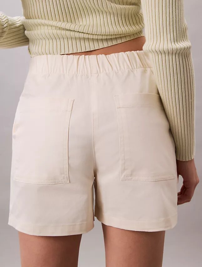 Pantaloni scurți din satin de bumbac Pantaloni scurți din satin de bumbac
