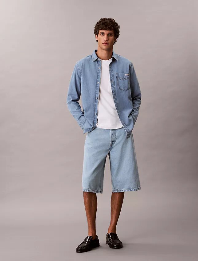 Pantaloni scurți largi în stilul anilor ’90 Pantaloni scurți largi în stilul anilor ’90