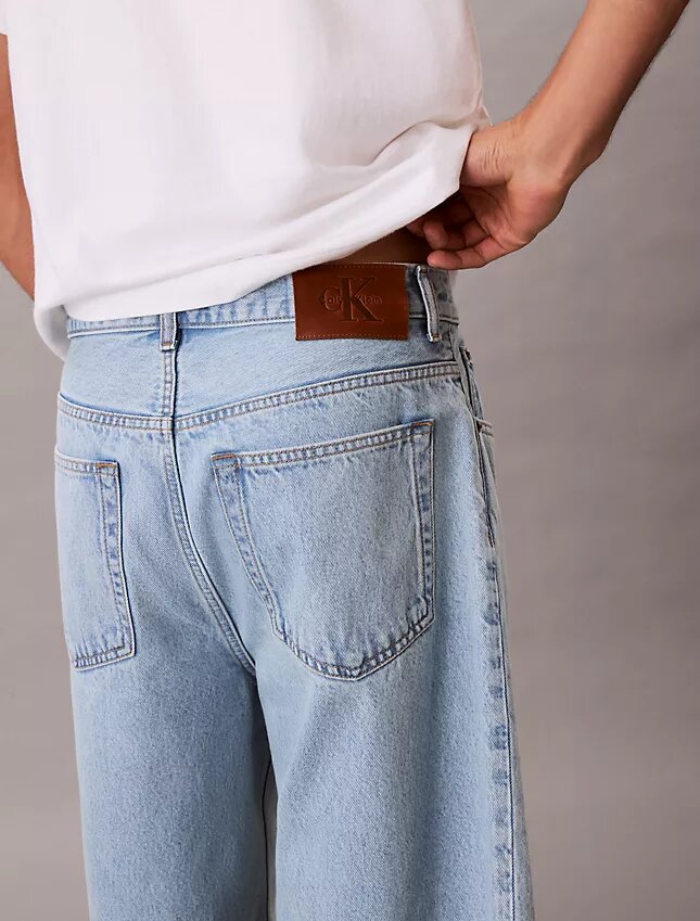 Pantaloni scurți largi în stilul anilor ’90 Pantaloni scurți largi în stilul anilor ’90