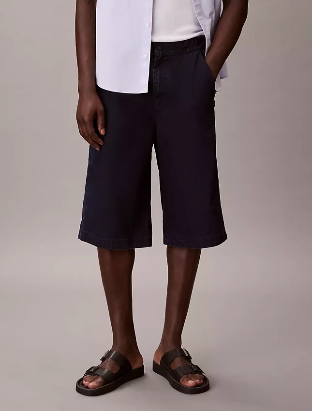 Pantaloni scurți lungi din denim indigo ușor Pantaloni scurți lungi din denim indigo ușor