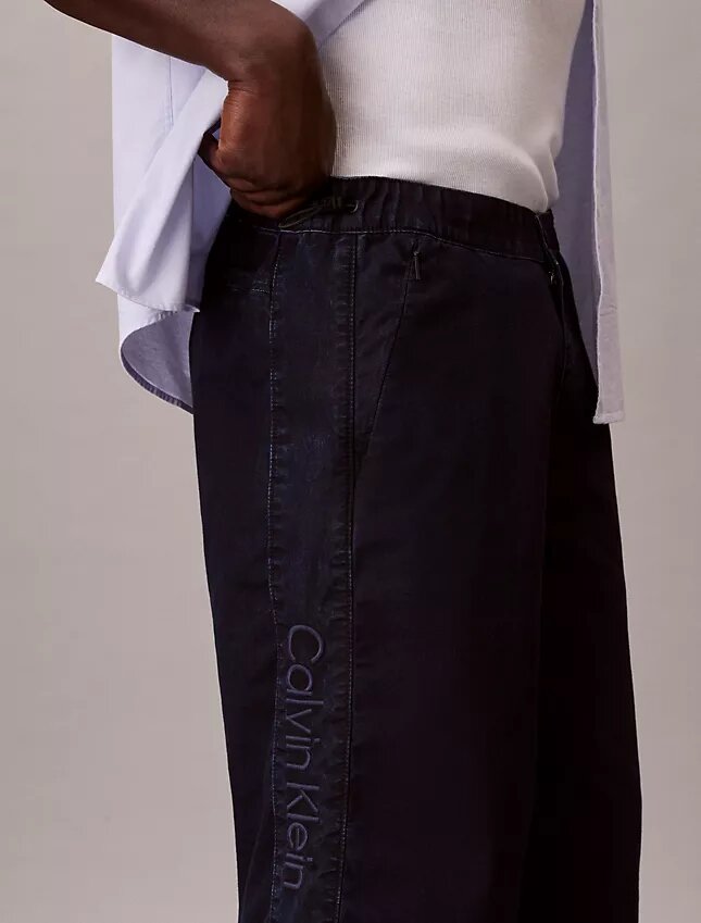 Pantaloni scurți lungi din denim indigo ușor Pantaloni scurți lungi din denim indigo ușor
