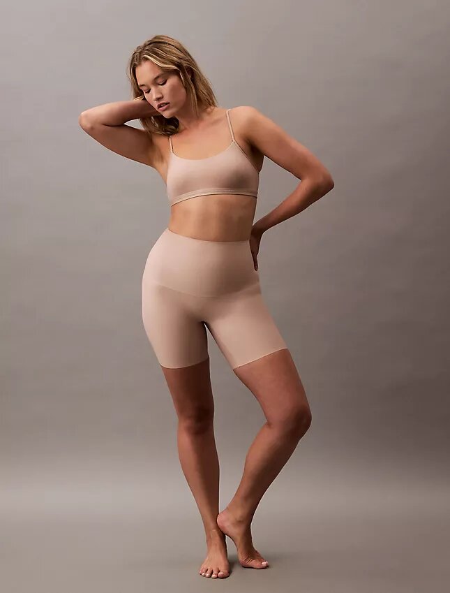 Pantaloni scurți netezitori, ca o a doua piele Pantaloni scurți netezitori, ca o a doua piele