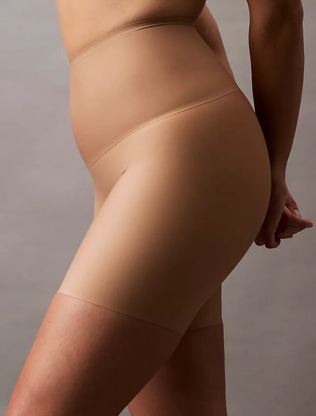 Pantaloni scurți netezitori, ca o a doua piele Pantaloni scurți netezitori, ca o a doua piele