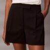 Pantaloni scurți plisați Pantaloni scurți plisați