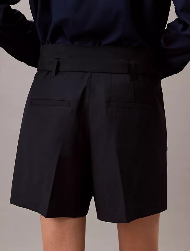 Pantaloni scurți utilitari din amestec de lână cu model în zig-zag Pantaloni scurți utilitari din amestec de lână cu model în zig-zag
