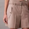 Pantaloni scurți utilitari din amestec de lână cu model în zig-zag Pantaloni scurți utilitari din amestec de lână cu model în zig-zag