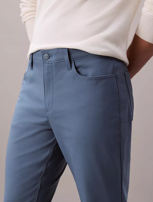 Pantaloni slim cu 5 buzunare Pantaloni slim cu 5 buzunare