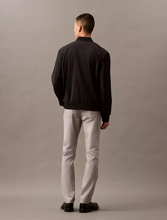 Pantaloni slim cu 5 buzunare Pantaloni slim cu 5 buzunare