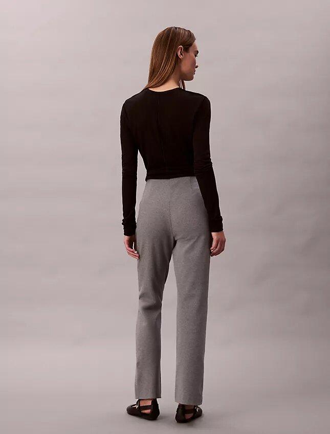 Pantaloni slim evazați din țesătură Ponte Pantaloni slim evazați din țesătură Ponte