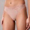 Perfectly Fit Thong din dantelă Perfectly Fit Thong din dantelă
