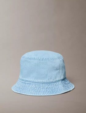 Pălărie tip bucket din denim spălat cu logo brodat Pălărie tip bucket din denim spălat cu logo brodat