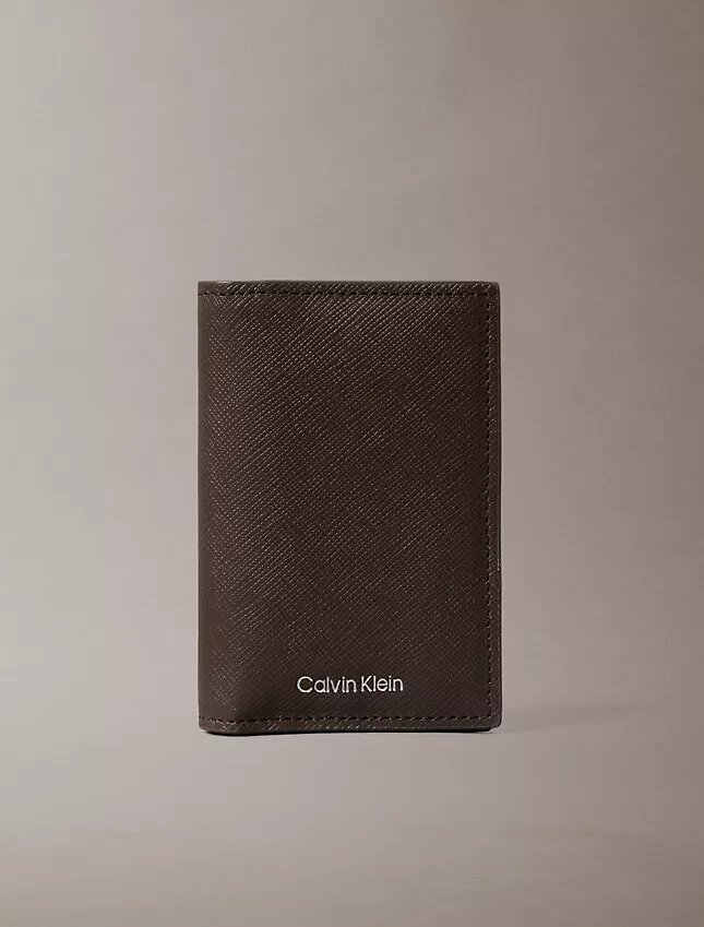 Portofel compact cu două compartimente din piele Saffiano Portofel compact cu două compartimente din piele Saffiano