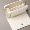 Portofel minimalist cu clapetă și fermoar, cu Monogram Portofel minimalist cu clapetă și fermoar, cu Monogram