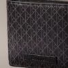 Portofel pliat în două cu logo-ul Emblem imprimat pe toată suprafața și buzunar pentru monede