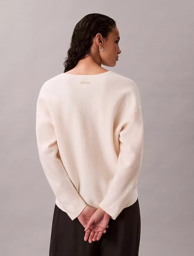Pulover relaxat cu guler în V din lână merino Pulover relaxat cu guler în V din lână merino