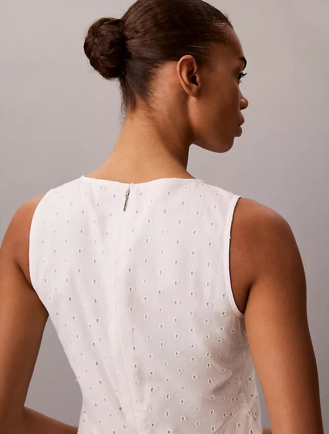 Rochie midi cu broderie Rochie midi cu broderie