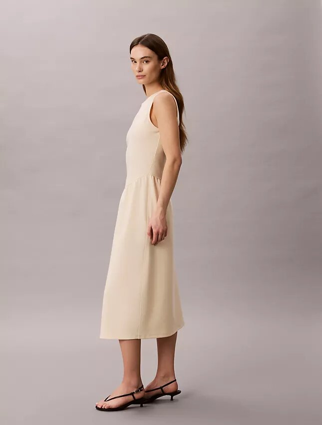 Rochie midi evazată Rochie midi evazată