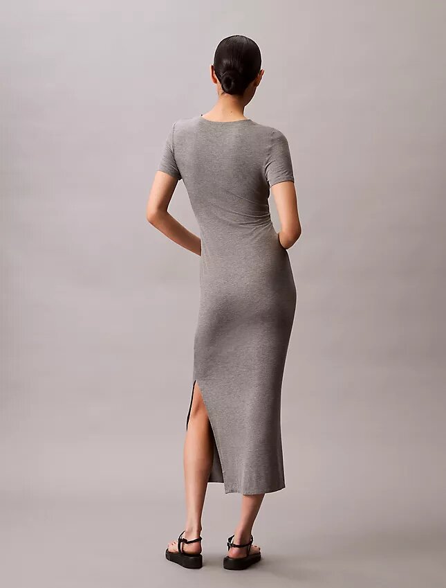 Rochie midi slim, elastică, în culori uni Rochie midi slim, elastică, în culori uni