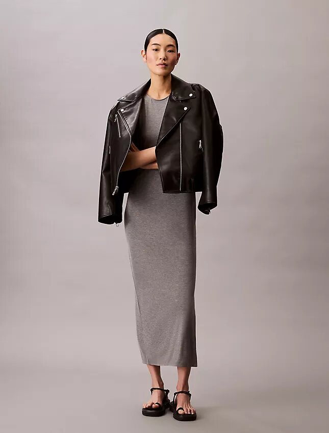 Rochie midi slim, elastică, în culori uni Rochie midi slim, elastică, în culori uni