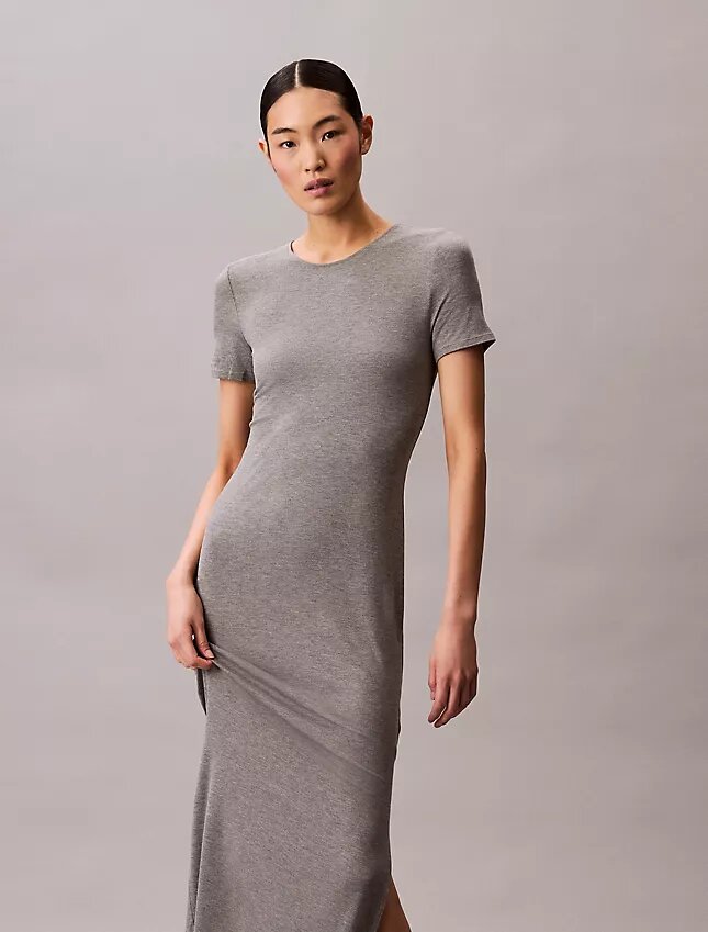 Rochie midi slim, elastică, în culori uni Rochie midi slim, elastică, în culori uni