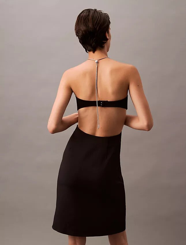 Rochie mini cu decupaje și gât halter Rochie mini cu decupaje și gât halter