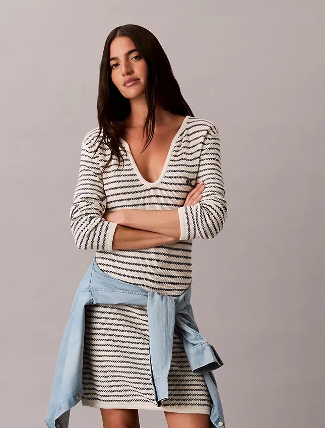 Rochie mini cu dungi și nervuri Rochie mini cu dungi și nervuri
