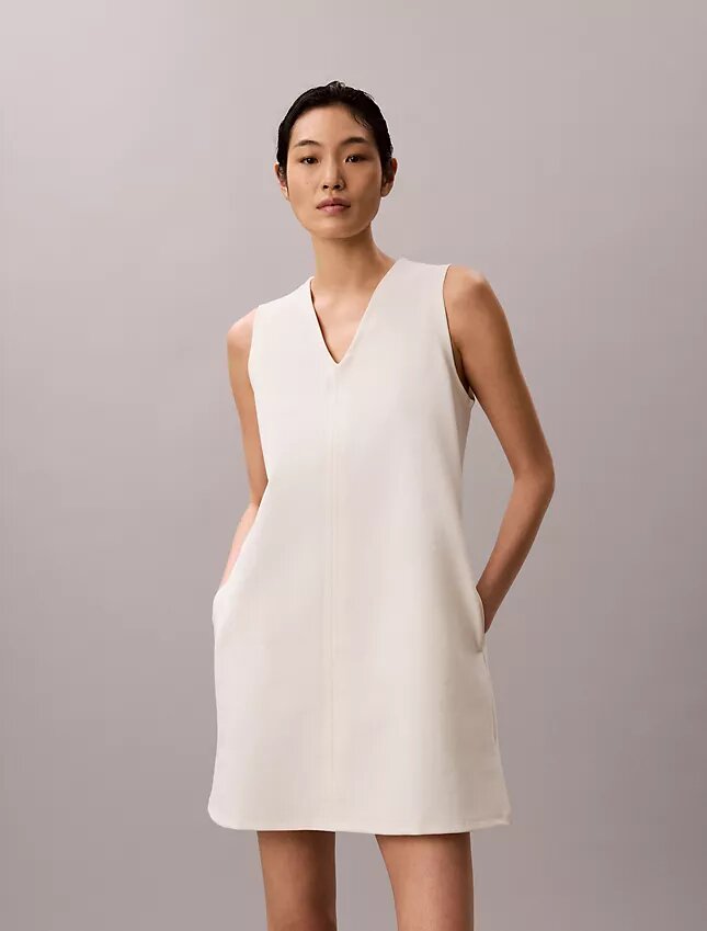 Rochie mini cu guler în V din tricot interlock Rochie mini cu guler în V din tricot interlock