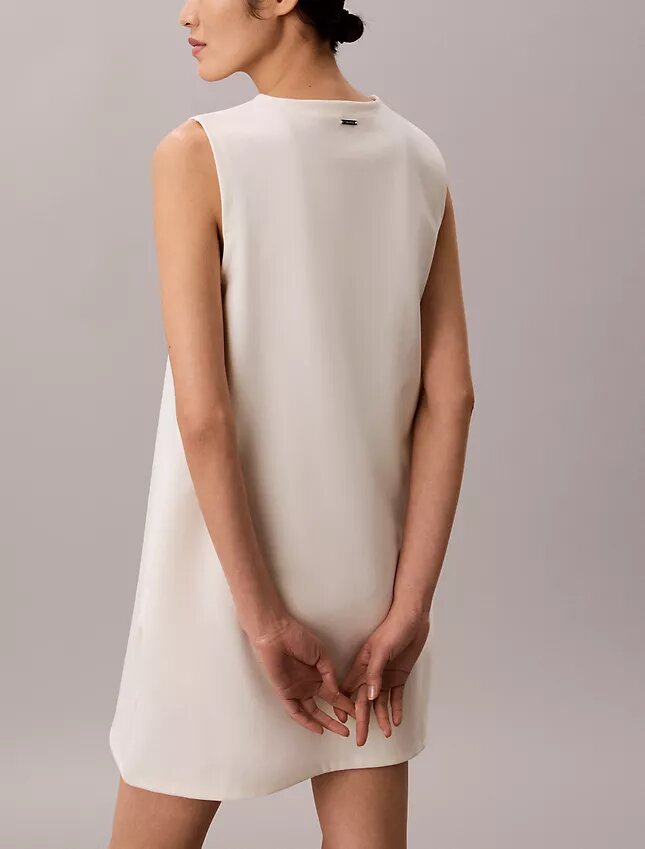 Rochie mini cu guler în V din tricot interlock Rochie mini cu guler în V din tricot interlock