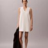 Rochie mini cu guler în V din tricot interlock Rochie mini cu guler în V din tricot interlock