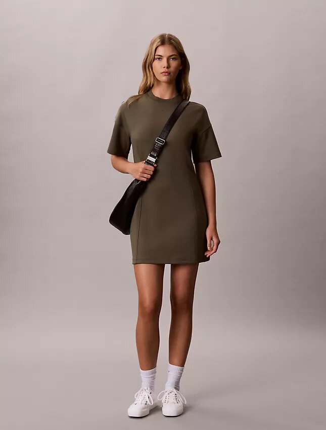 Rochie mini din tricot cu monogramă Rochie mini din tricot cu monogramă