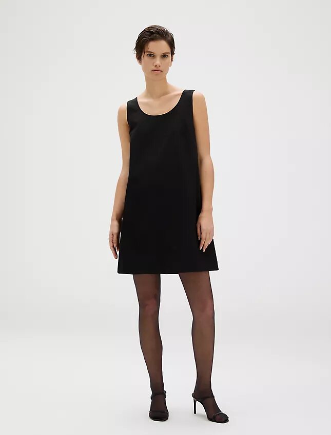 Rochie mini elastică rafinată Rochie mini elastică rafinată