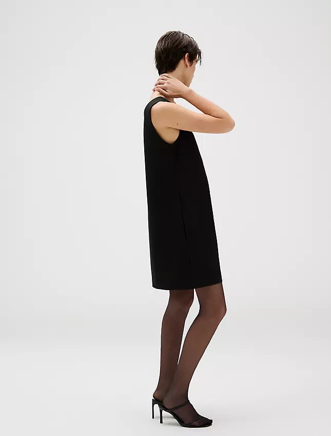 Rochie mini elastică rafinată Rochie mini elastică rafinată