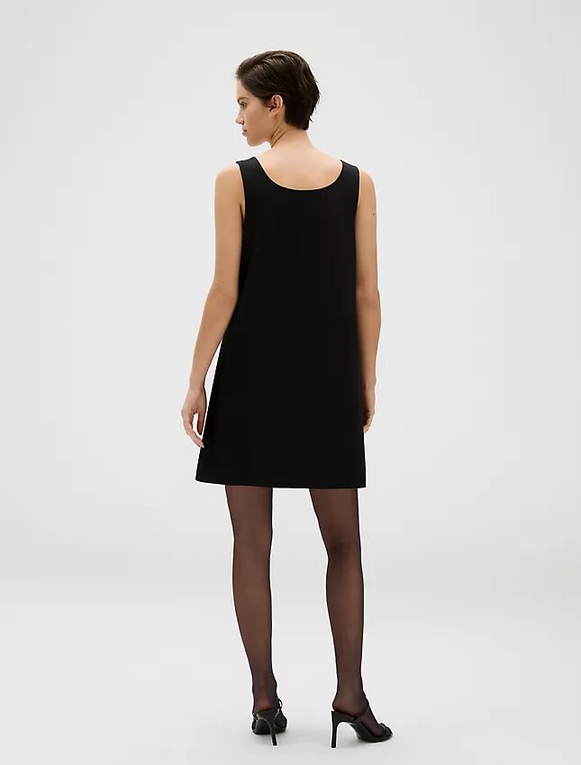 Rochie mini elastică rafinată Rochie mini elastică rafinată