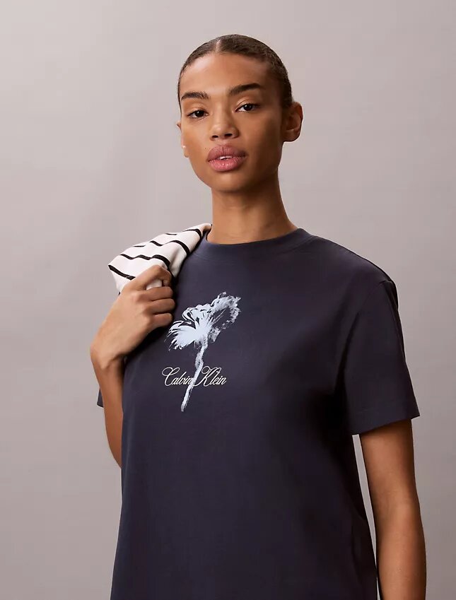 Rochie mini tip tricou cu imprimeu floral Rochie mini tip tricou cu imprimeu floral