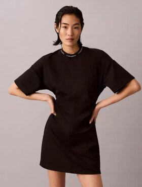 Rochie tip tricou cu logo și nervuri interlock