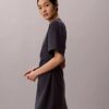 Rochie tip tricou cu logo și nervuri interlock Rochie tip tricou cu logo și nervuri interlock