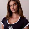 Rochie tip tricou pentru bebeluși cu gât rotund și logo 1989 Rochie tip tricou pentru bebeluși cu gât rotund și logo 1989